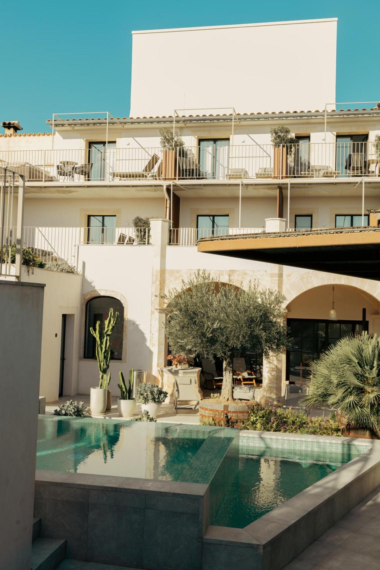 Ynaira Hotel & Spa Ariany Exterior photo